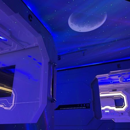 Bmax Spacepods Мактан Екстериор снимка