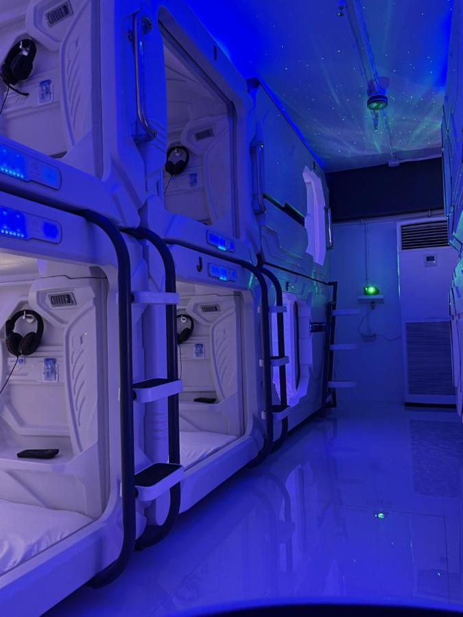 Bmax Spacepods Sleep In Space - 4Mins From Mactan Airport Мактан Екстериор снимка