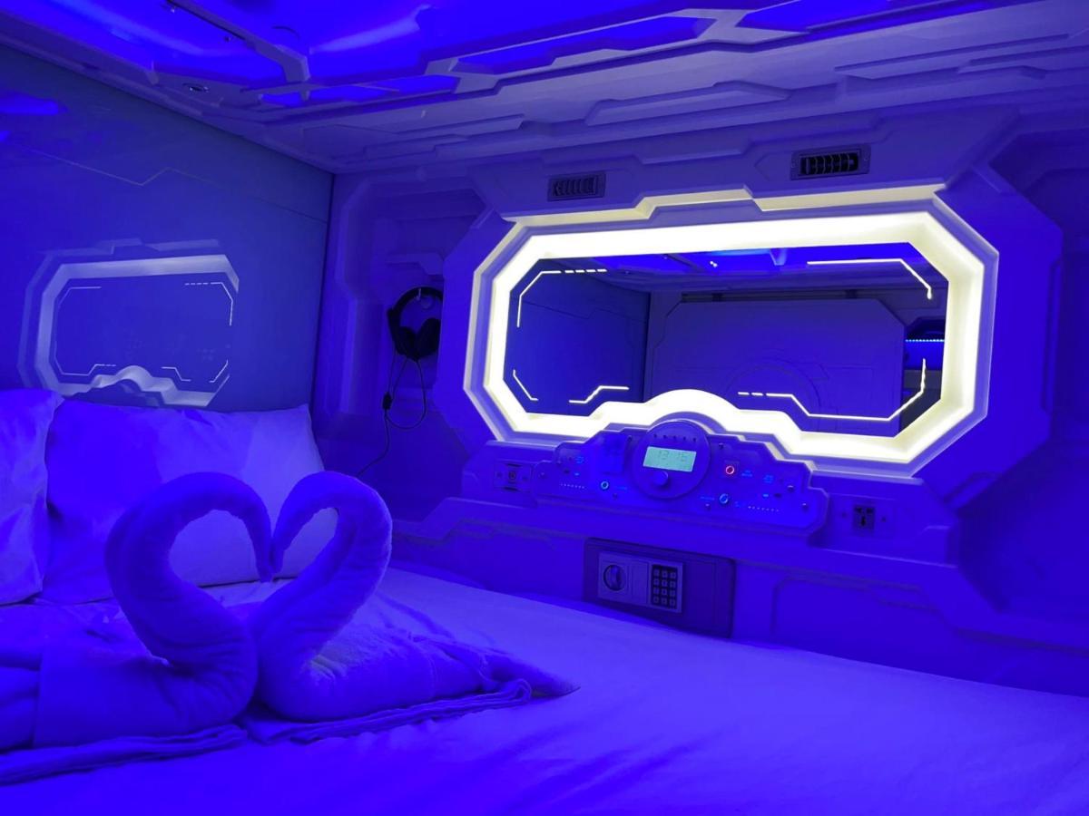 Bmax Spacepods Sleep In Space - 4Mins From Mactan Airport Мактан Екстериор снимка